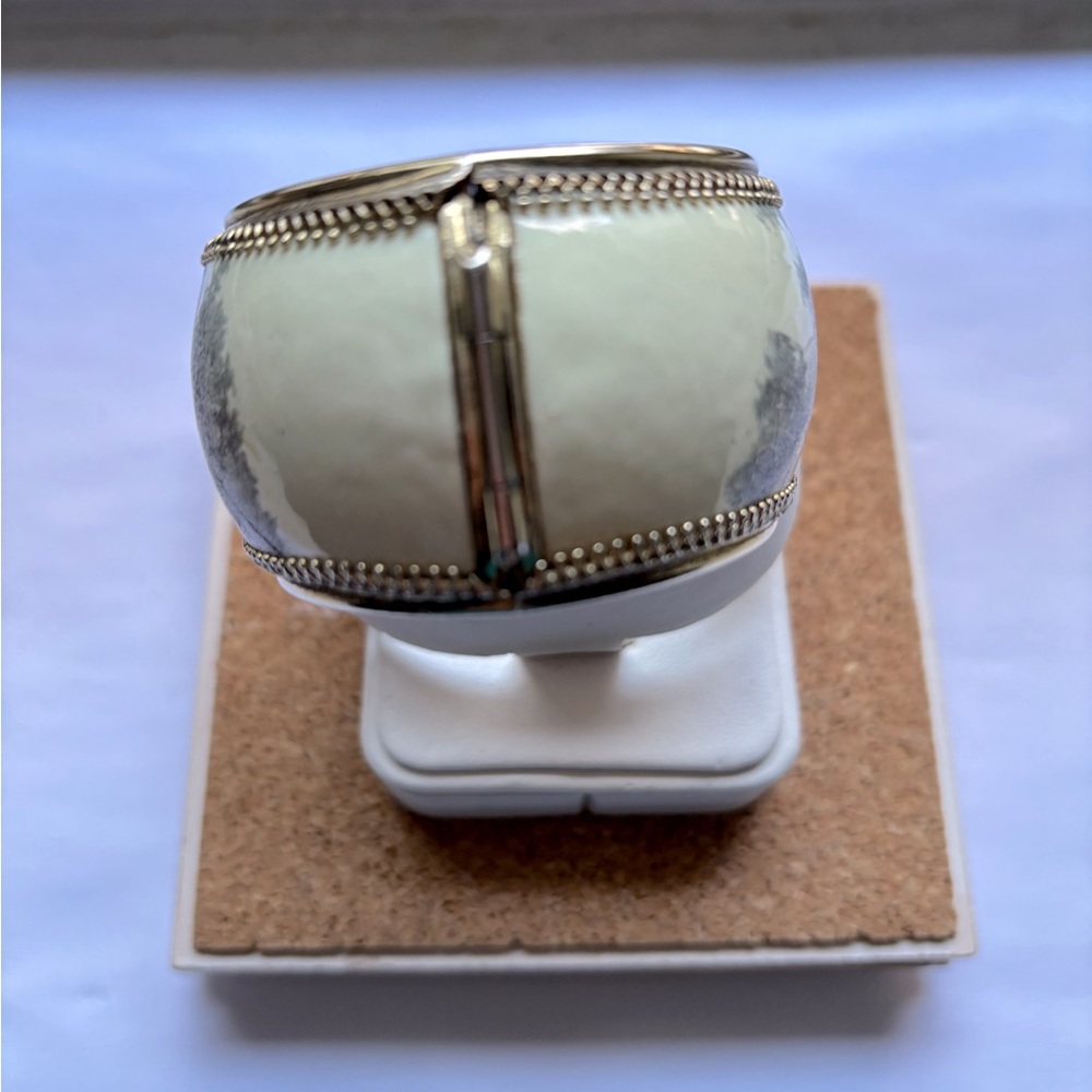🟥Whiting & Davis Vintage Bangle Bracelet, Victorian Theme - Picture 6 of 10